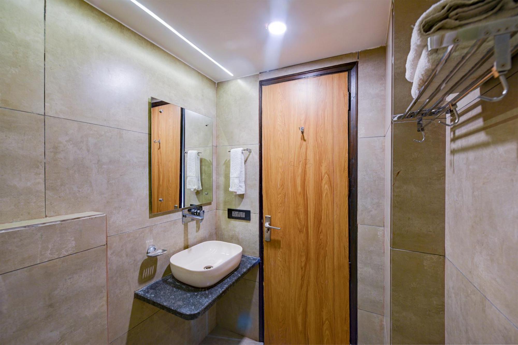Hotel Sohana Palace Near New Delhi Railway Station And Connaught Place エクステリア 写真